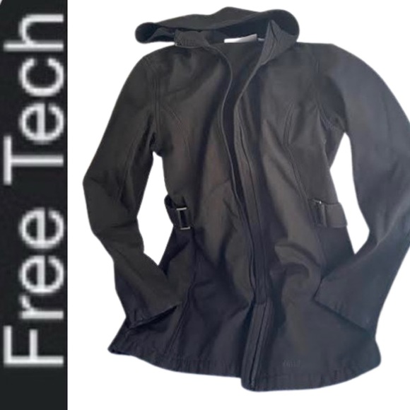 Wmn’s Black Coat Free Tech - Picture 1 of 10